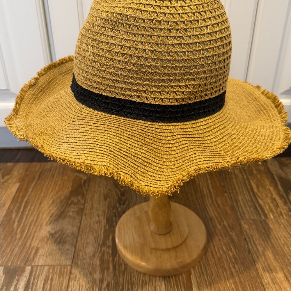 Target tan straw brimmed hat black trim - Picture 4 of 14